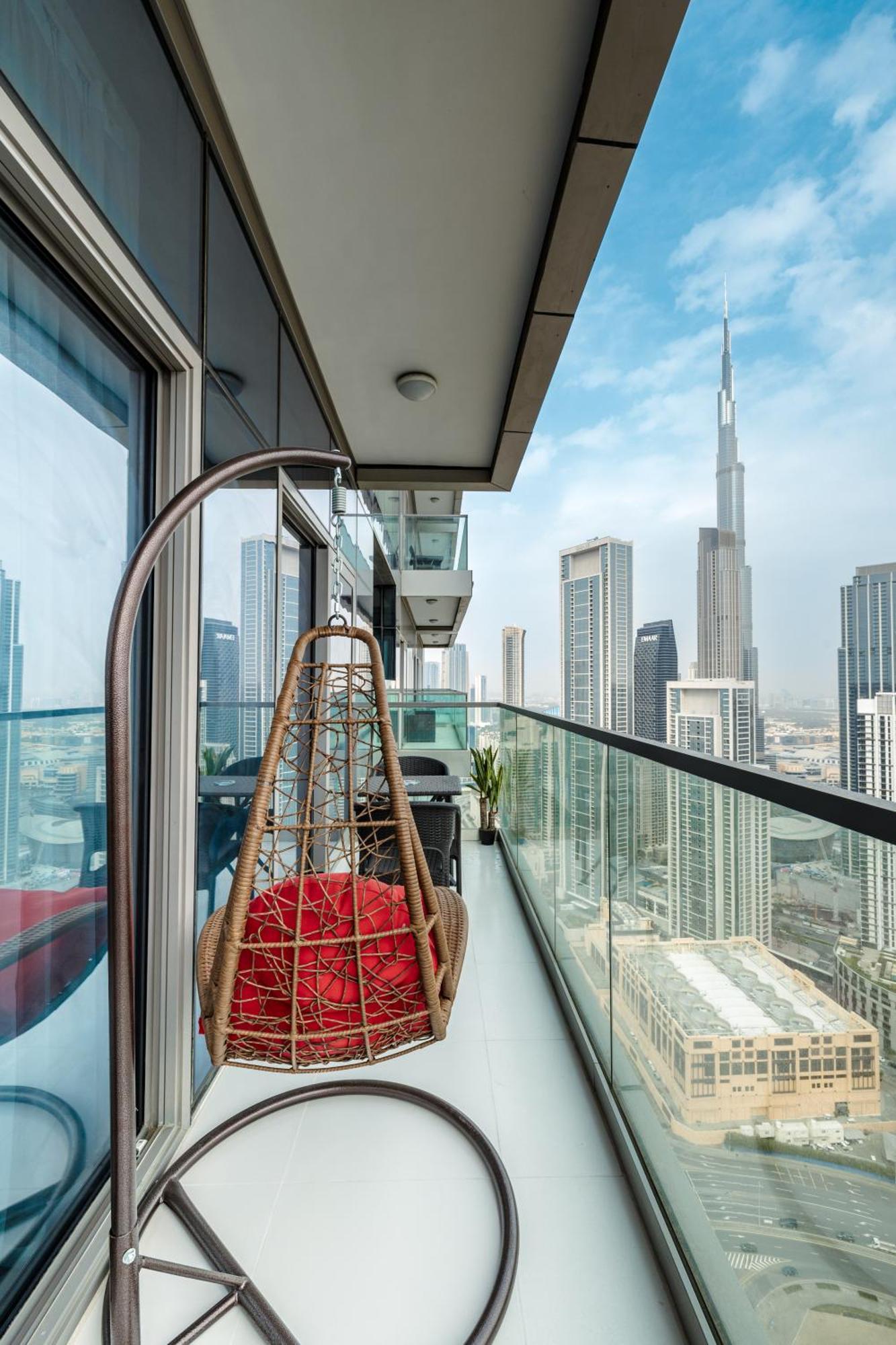 Ferienwohnung Aliving Luxe 2Br With Burj Khalifa View Infinity Pool Midtown-4704 Dubai Exterior foto