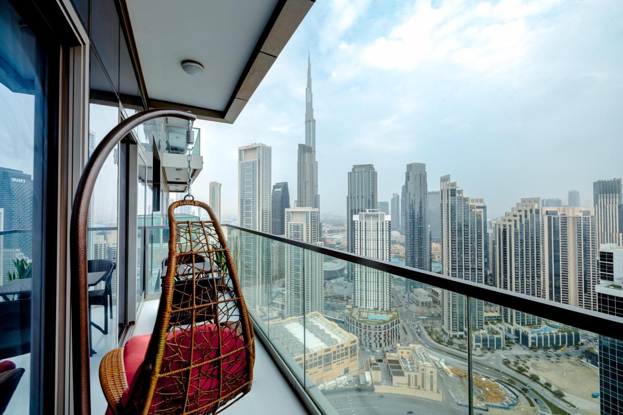 Ferienwohnung Aliving Luxe 2Br With Burj Khalifa View Infinity Pool Midtown-4704 Dubai Exterior foto